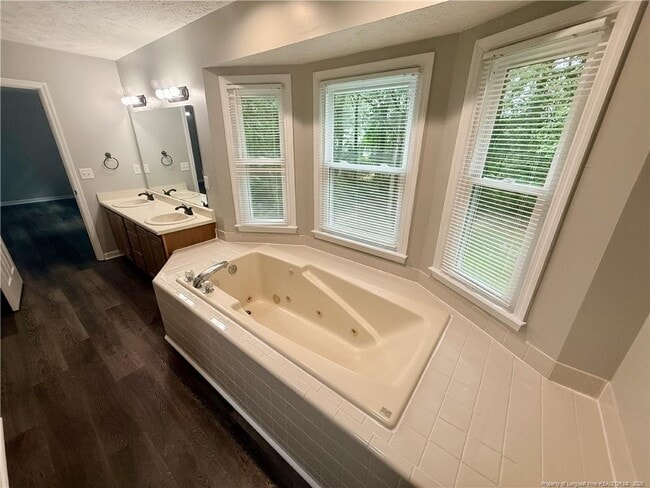 Building Photo - 632 Bromsworth Trail