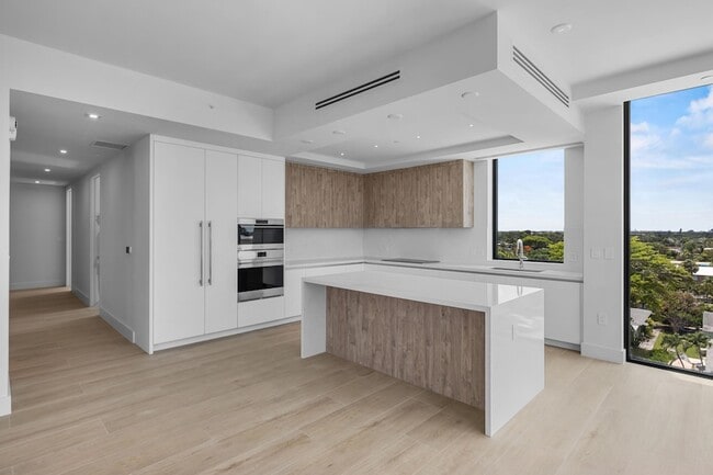 Building Photo - 305 Briny Ave