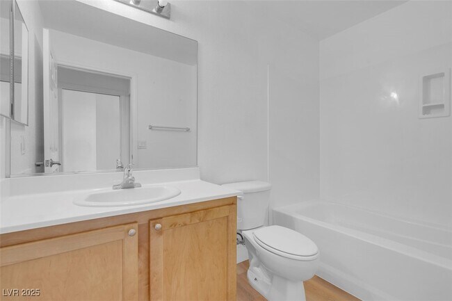 Building Photo - 75 E Agate Ave