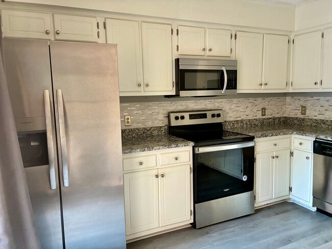 Building Photo - 720 Coventry Ln