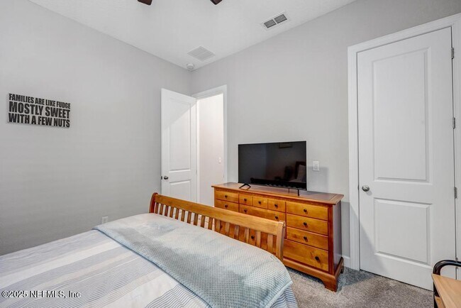 Building Photo - 323 Glenneyre Cir