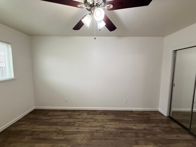 Building Photo - Orcutt Single Story Updated Home on Cul-De...