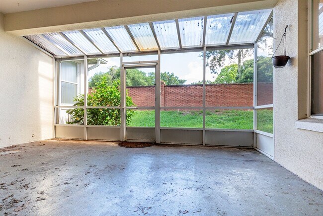 Building Photo - PRISTINE 3/2 one story home in Errol Estates!