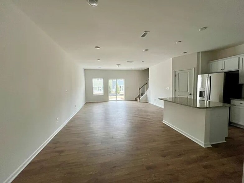 Building Photo - 3546 Secrest Lndg
