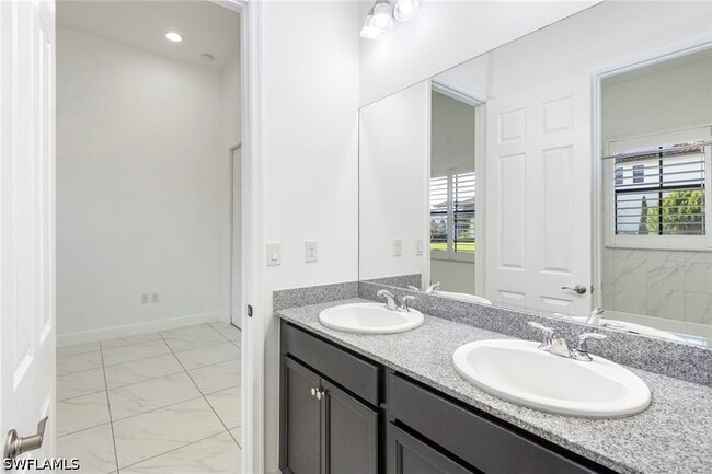 Building Photo - 5114 Genoa St