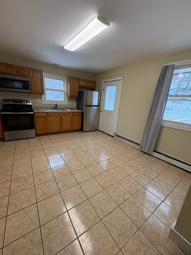 Building Photo - 836 6th St