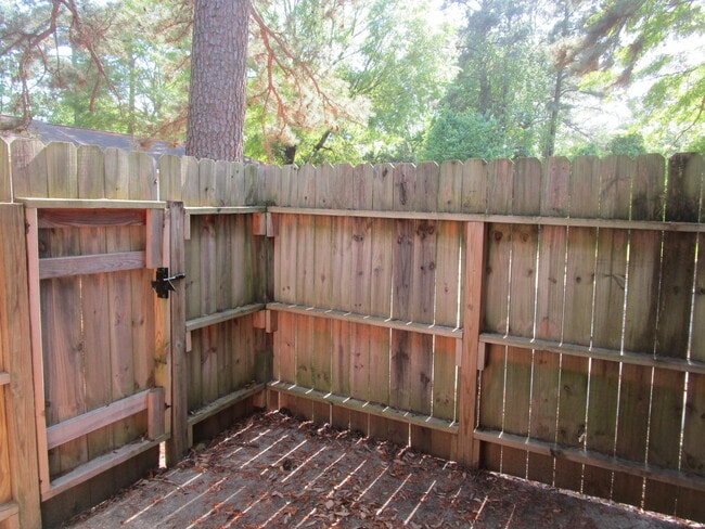 Building Photo - 1968 Gion St