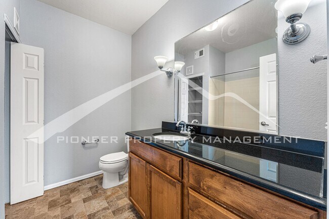 Building Photo - Spacious Condo with central AC and 2 Included Parking Spaces.