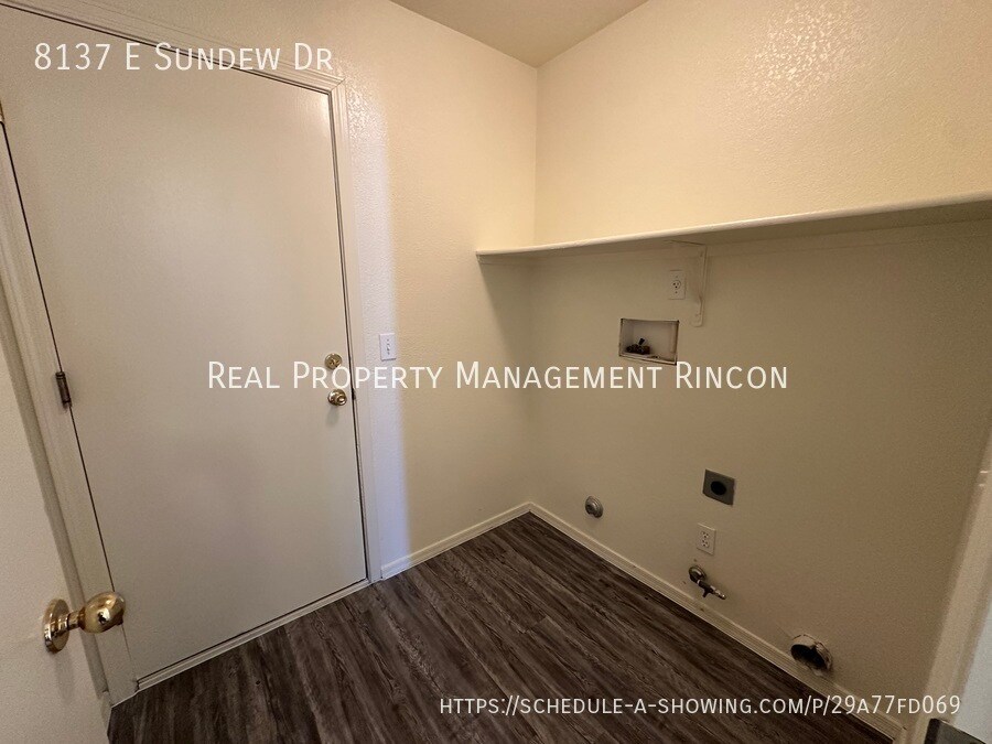 Building Photo - 8137 E Sundew Dr