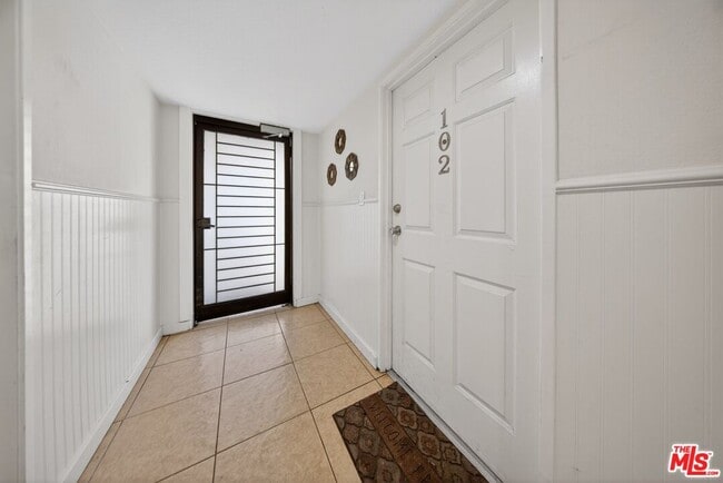 Building Photo - 11063 Cumpston St