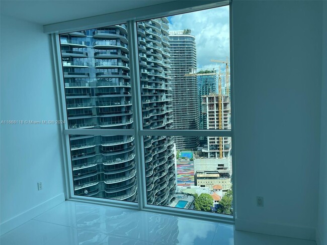 Building Photo - 1080 Brickell Ave