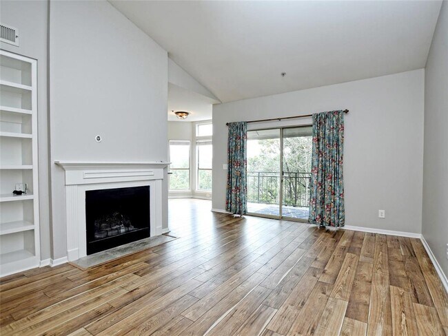 Building Photo - 6000 Shepherd Mountain Cove