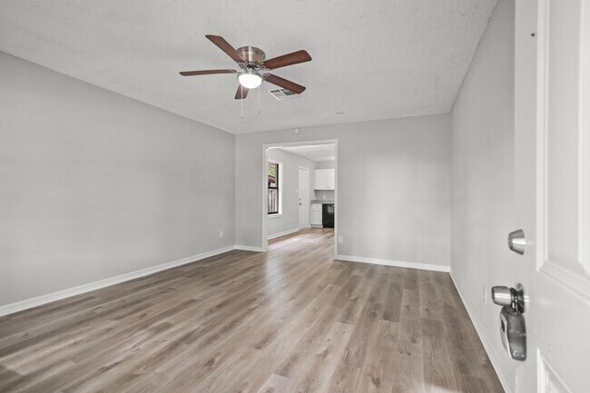 Building Photo - 1100 Gilbert Ave