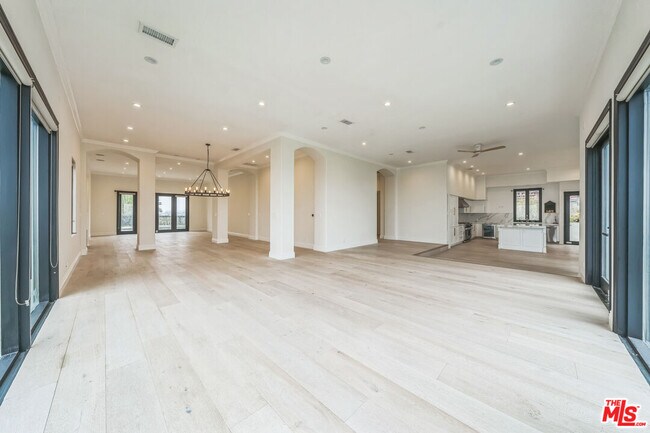 Building Photo - 4576 Martson Dr