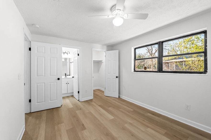 Building Photo - 1951 W 19th St