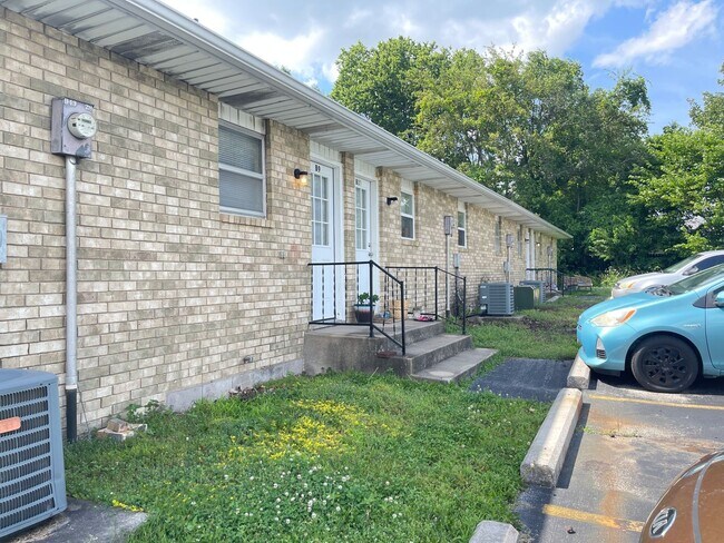 Building Photo - 5338 S Hutchinson Ct