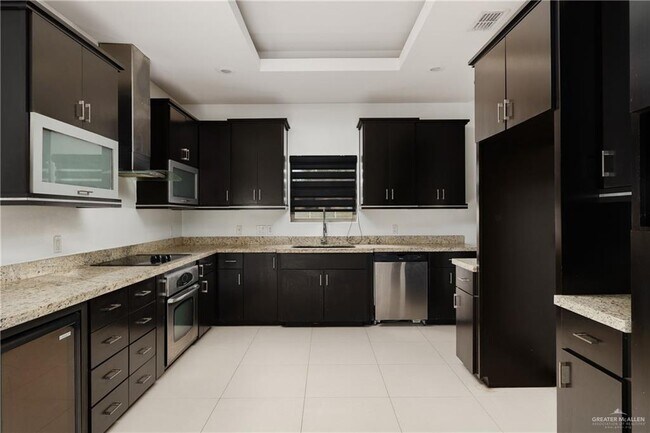 Building Photo - 16 N 47th St