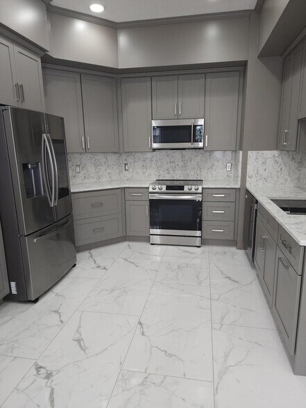 Building Photo - 5524 Boynton Gardens Dr