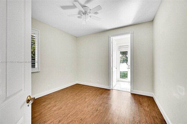 Building Photo - 512 NW 120th Dr
