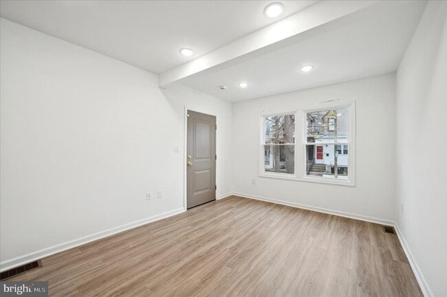 Building Photo - 2553 S Dewey St