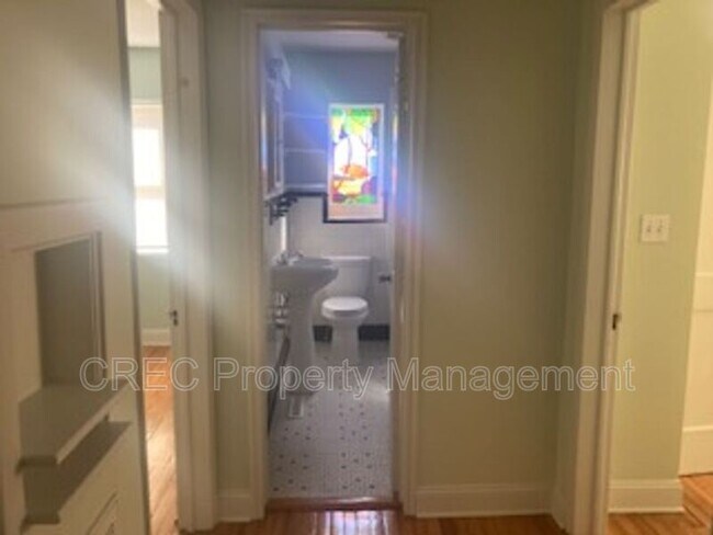 Building Photo - 9 Penn Ave