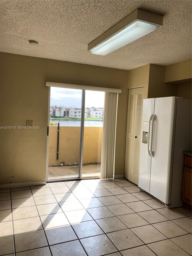 Building Photo - 14902 SW 82nd Ln