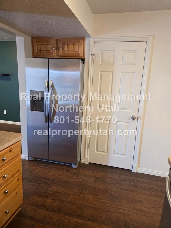Building Photo - Cute 2 Bedroom Townhome in South Ogden Available