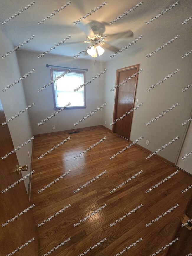 Building Photo - Three Bedroom Ranch