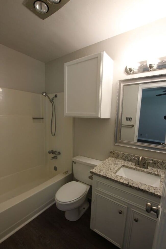 Building Photo - Available Now! Recently remodeled 3/2 in T...