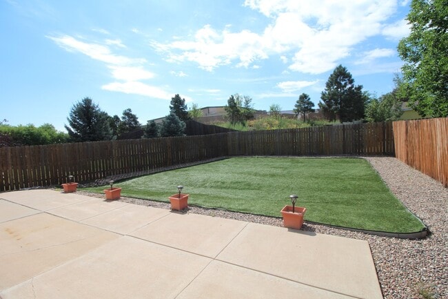 Building Photo - Amazing 5 bedroom home in Desirable Crown Hill Mesa on West Side of town
