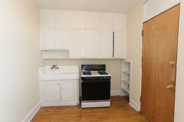 Building Photo - 4337 N Wolcott Ave