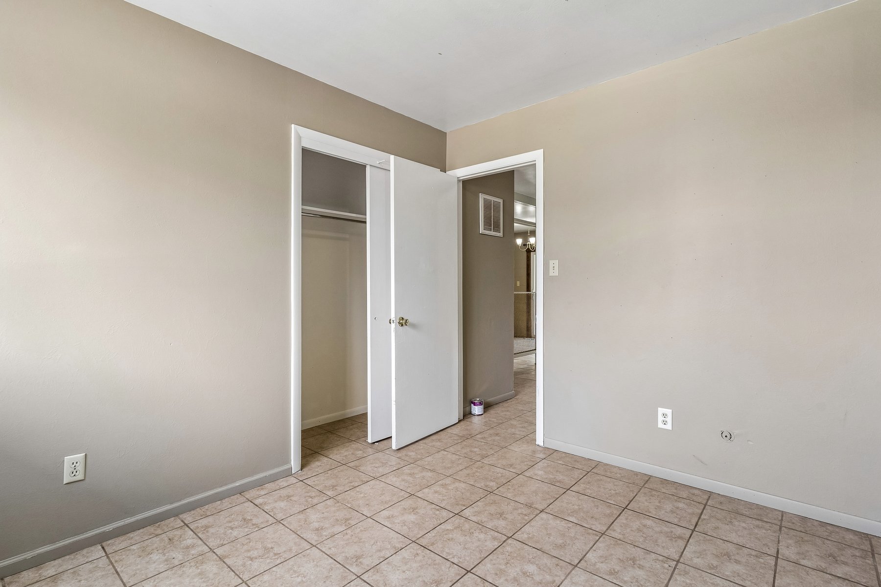 Building Photo - 342 Fairway S