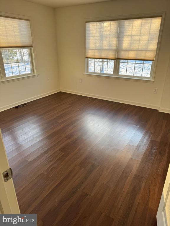 Building Photo - 615 Chatsworth Rd