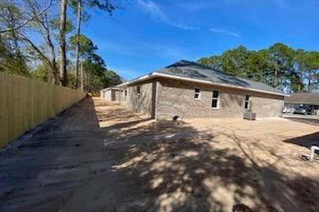 Building Photo - 60 Brenda Ln