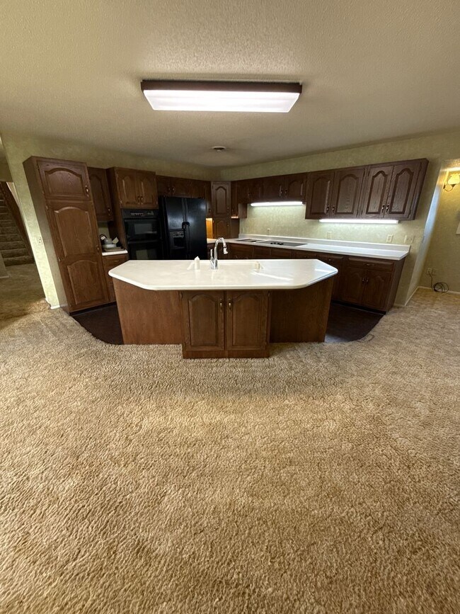 Building Photo - BM- 406