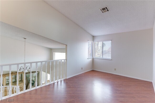 Building Photo - 1517 Kirby Dr