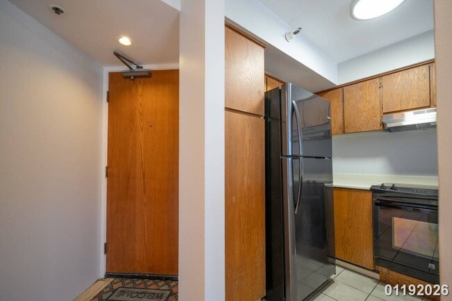 Building Photo - $2,250 / 1br - 611ft2 - Well maintained 1BR/1BA/1PKG condo unit in Hale Kaheka (Ala Moana) (Honol...