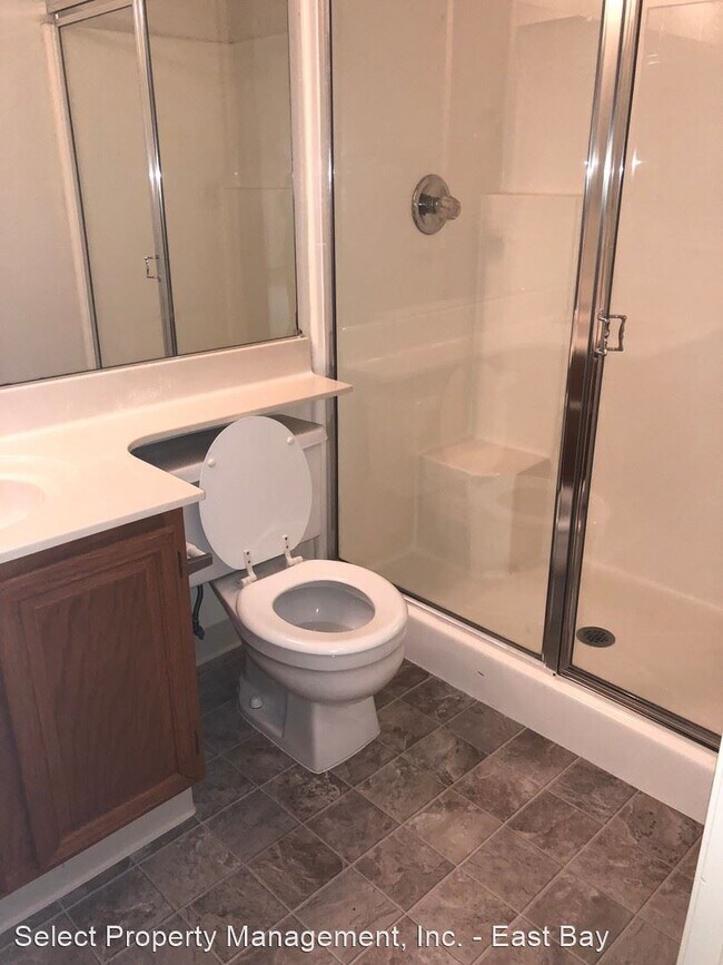 Building Photo - 2 br, 3 bath House - 2674 Barrington Terr