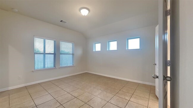 Building Photo - 3738 E Vicksburg Estates Dr