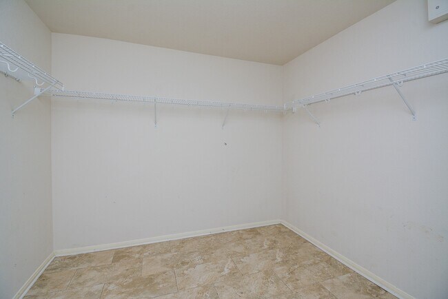 Building Photo - 15426 Lynford Crest Dr