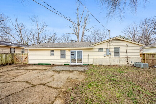 Building Photo - 5450 Loch Lomond Rd