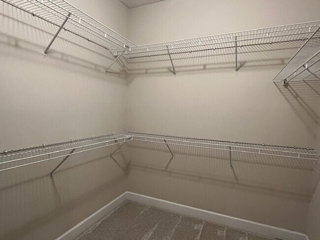 Building Photo - 714 Berry Ln