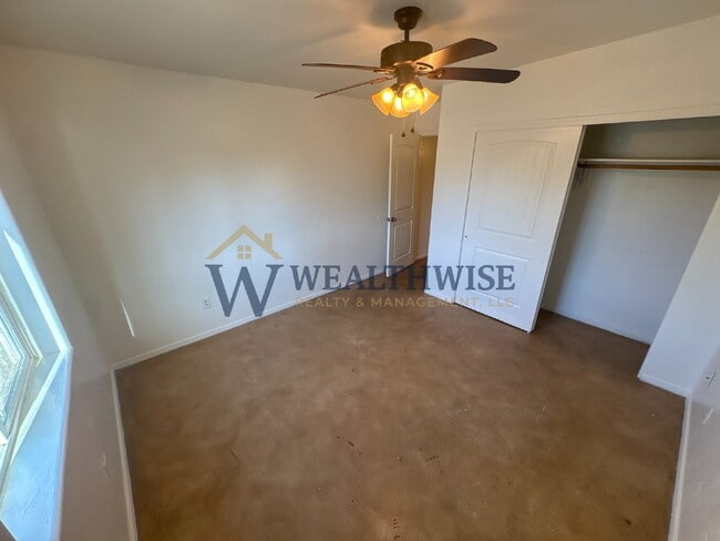Building Photo - Freshly Remodeled 4 Bedroom 2 Bath Home for Rent 216 E Waverly St, Tucson, AZ 85705 $2400/ Month