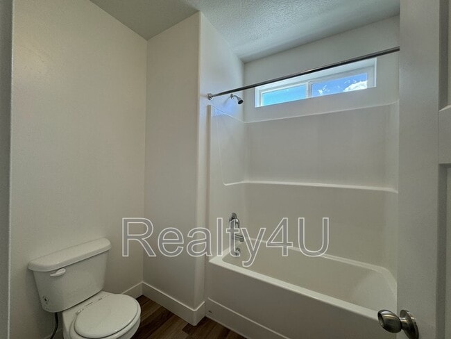 Building Photo - 511 N 310 W