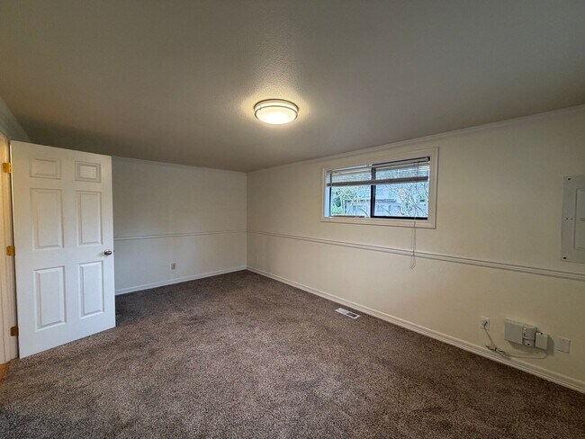 Building Photo - Charming Everett Rambler — 3 Bedrooms + Bonus Room