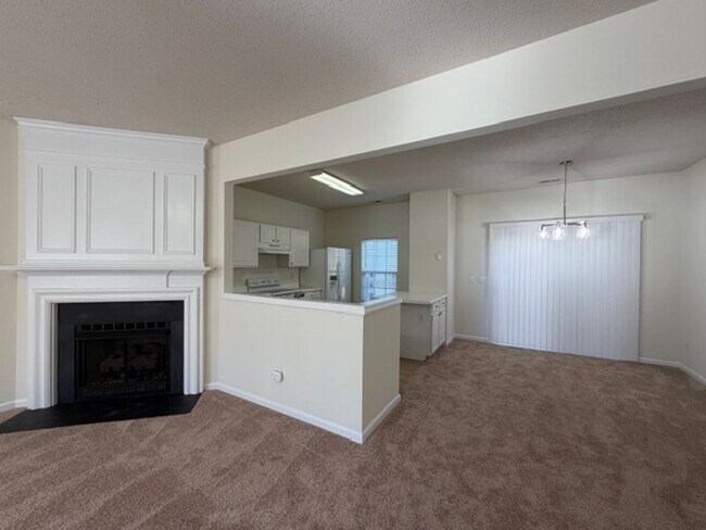 Building Photo - 712ca