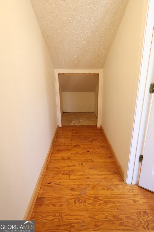 Building Photo - 217 Mountain View St