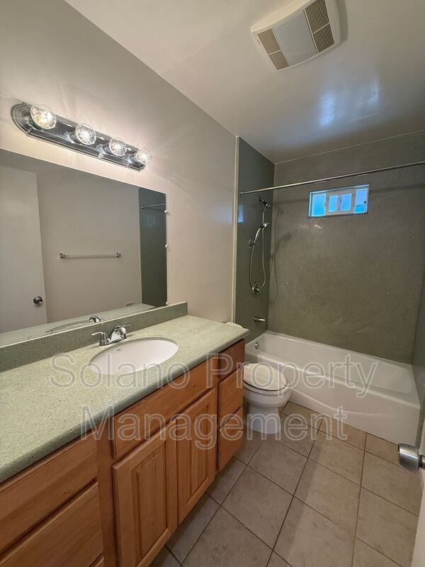 Building Photo - 409 Taylor St