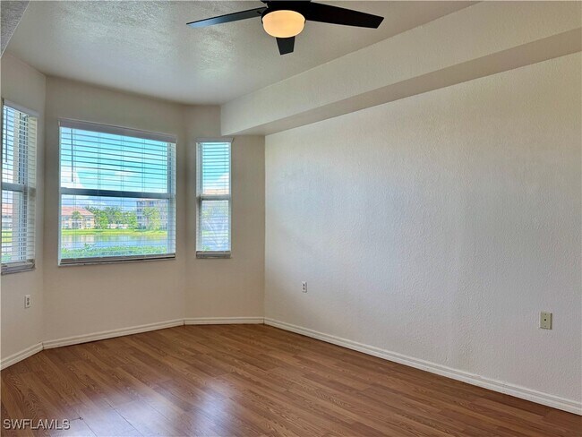 Building Photo - 8450 Kingbird Loop