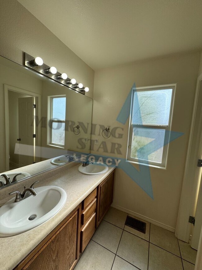 Building Photo - REDUCED! Spacious 4 Bed House in Rincon Mesa!